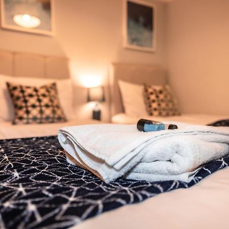 Best Price! Perfect Gunwharf Accommodation - 5 Single Beds Or Kingsize Free Parking ポーツマス エクステリア 写真
