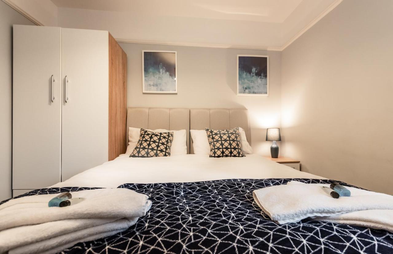 Best Price! Perfect Gunwharf Accommodation - 5 Single Beds Or Kingsize Free Parking ポーツマス エクステリア 写真