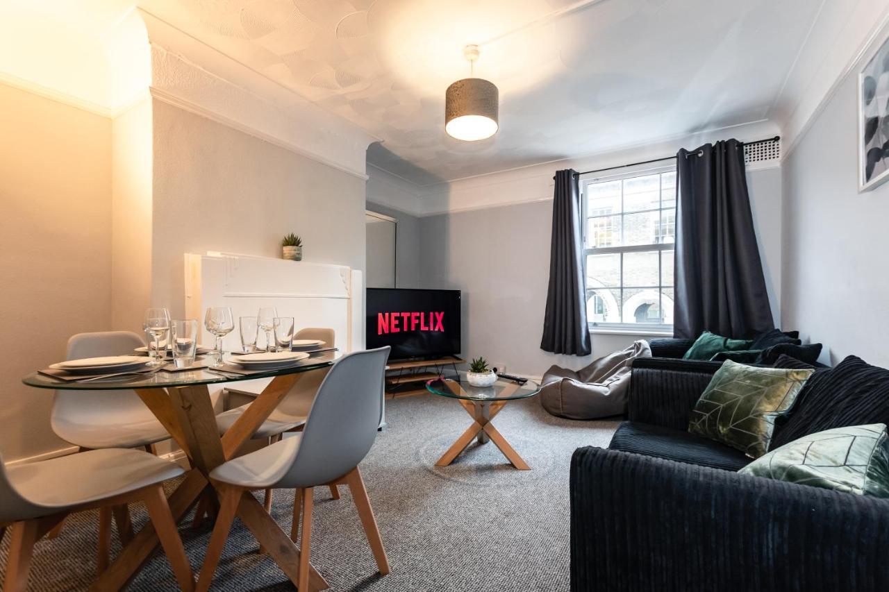 Best Price! Perfect Gunwharf Accommodation - 5 Single Beds Or Kingsize Free Parking ポーツマス エクステリア 写真