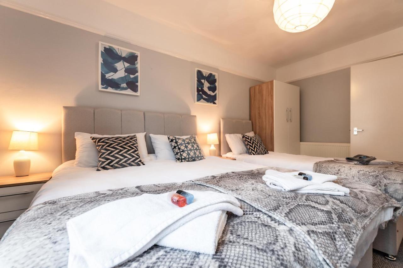 Best Price! Perfect Gunwharf Accommodation - 5 Single Beds Or Kingsize Free Parking ポーツマス エクステリア 写真