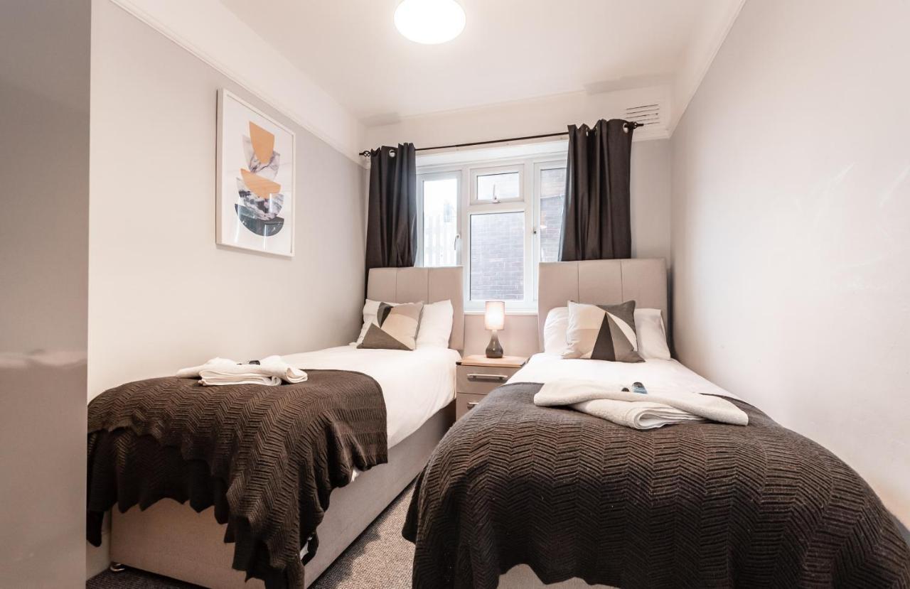 Best Price! Perfect Gunwharf Accommodation - 5 Single Beds Or Kingsize Free Parking ポーツマス エクステリア 写真
