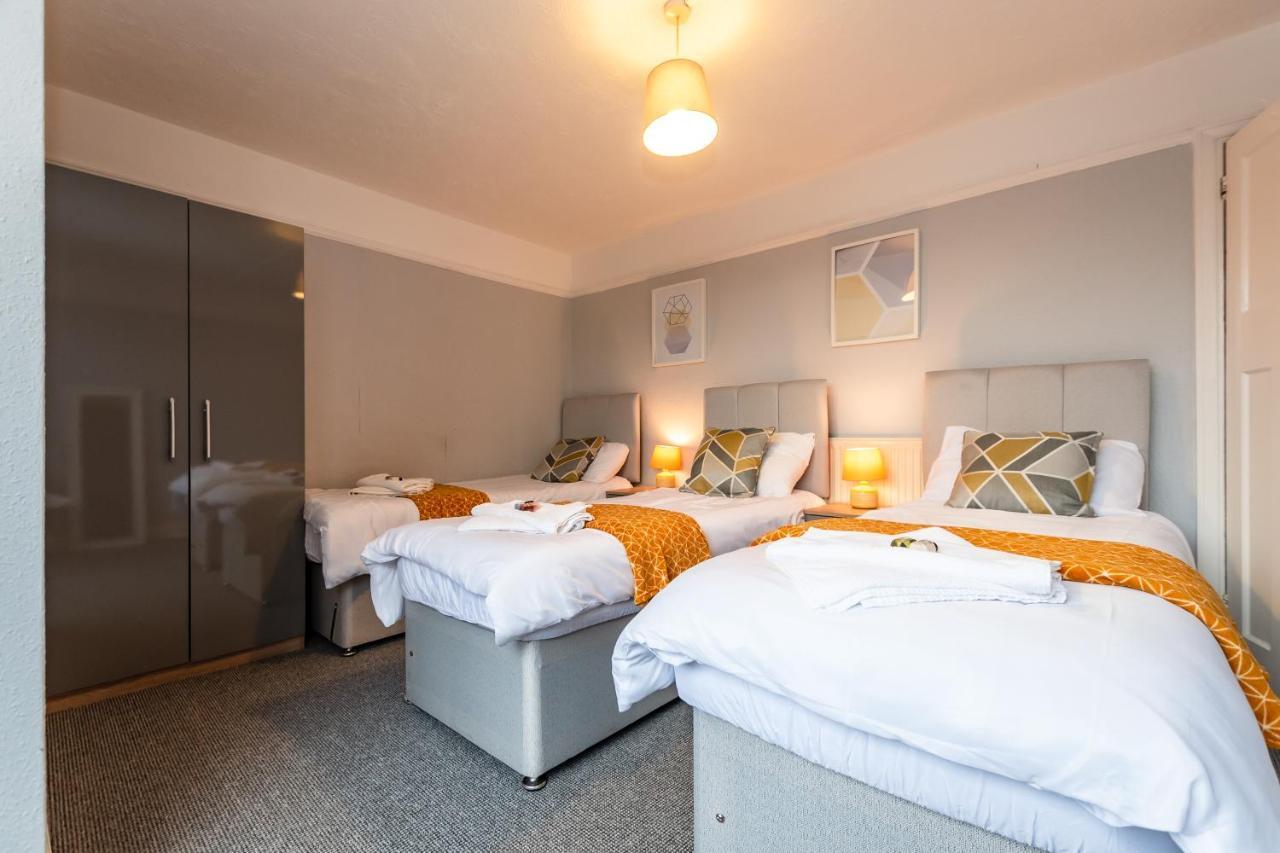 Best Price! Perfect Gunwharf Accommodation - 5 Single Beds Or Kingsize Free Parking ポーツマス エクステリア 写真