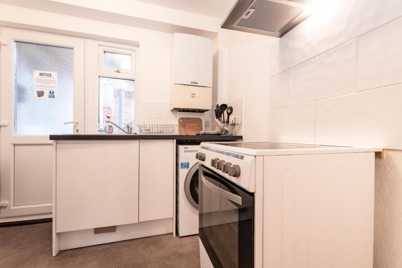 Best Price! Perfect Gunwharf Accommodation - 5 Single Beds Or Kingsize Free Parking ポーツマス エクステリア 写真