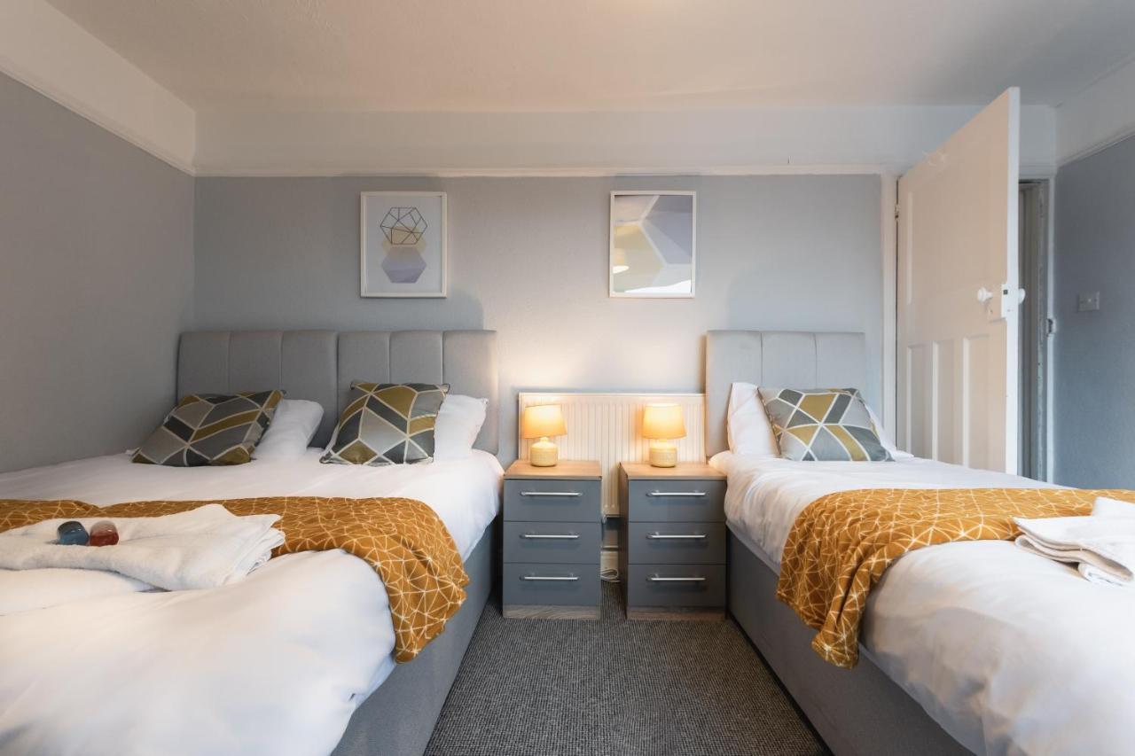 Best Price! Perfect Gunwharf Accommodation - 5 Single Beds Or Kingsize Free Parking ポーツマス エクステリア 写真
