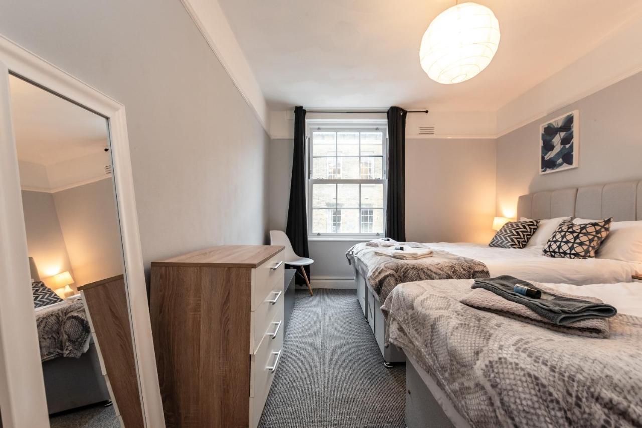 Best Price! Perfect Gunwharf Accommodation - 5 Single Beds Or Kingsize Free Parking ポーツマス エクステリア 写真