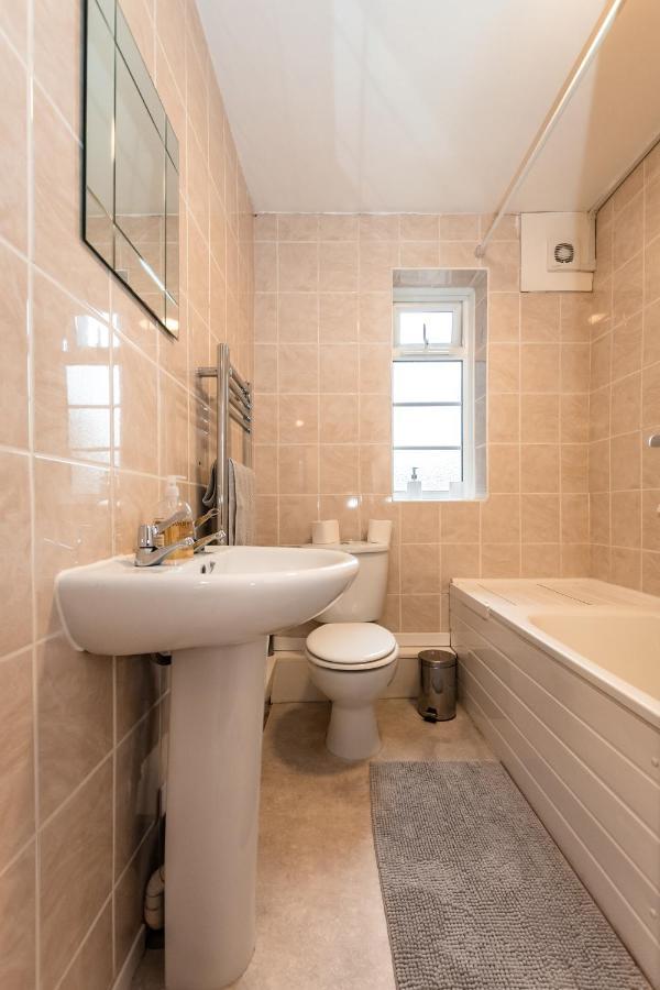 Best Price! Perfect Gunwharf Accommodation - 5 Single Beds Or Kingsize Free Parking ポーツマス エクステリア 写真