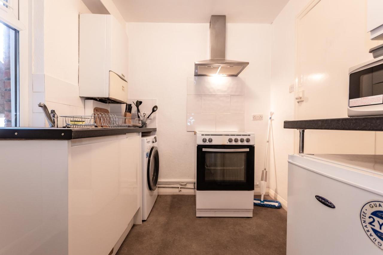 Best Price! Perfect Gunwharf Accommodation - 5 Single Beds Or Kingsize Free Parking ポーツマス エクステリア 写真