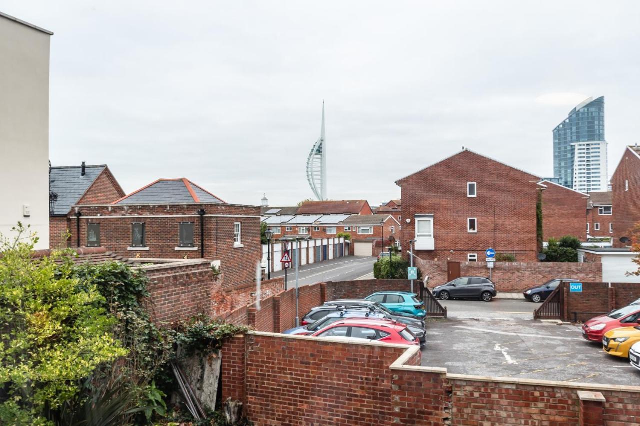 Best Price! Perfect Gunwharf Accommodation - 5 Single Beds Or Kingsize Free Parking ポーツマス エクステリア 写真
