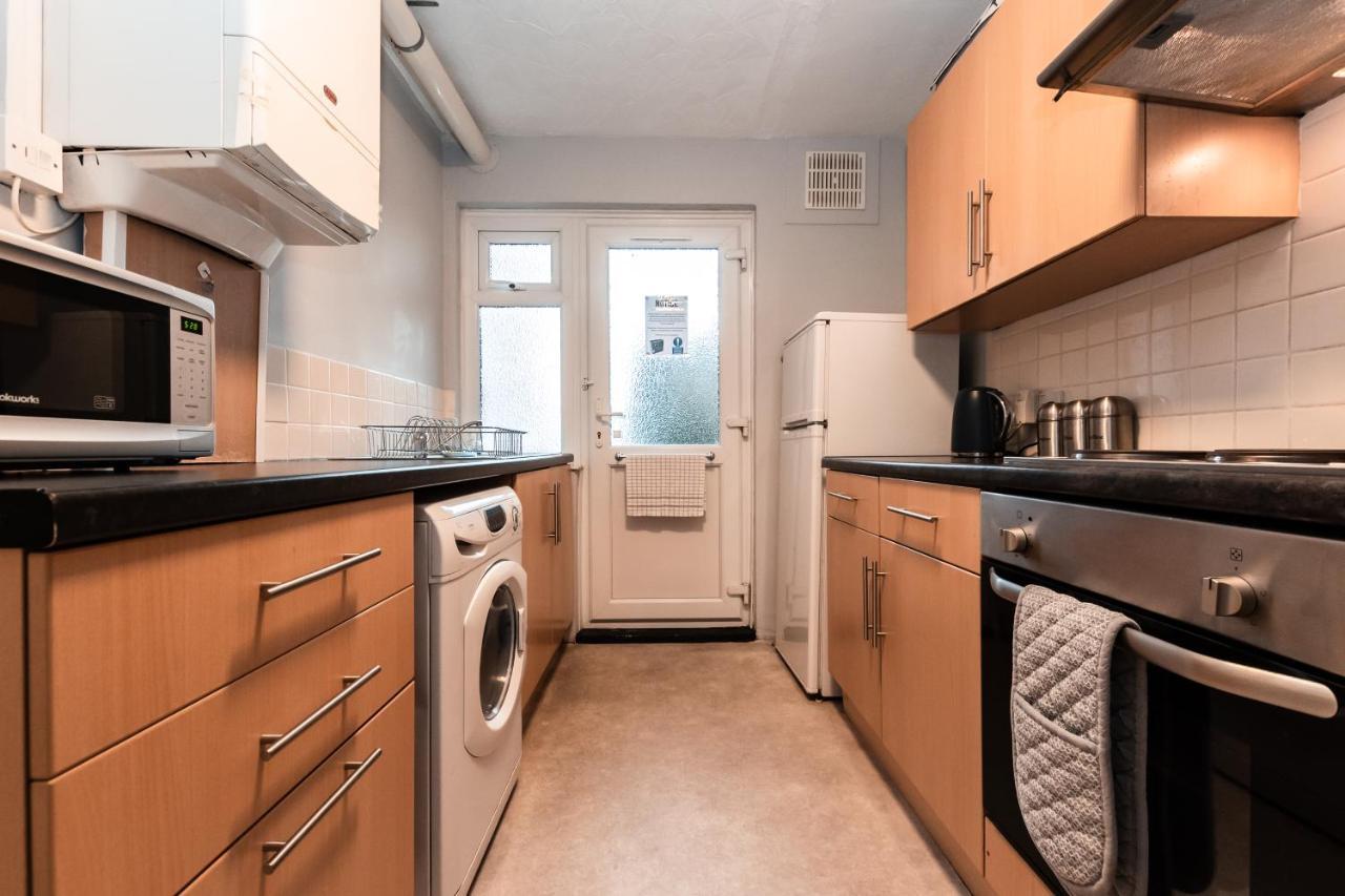 Best Price! Perfect Gunwharf Accommodation - 5 Single Beds Or Kingsize Free Parking ポーツマス エクステリア 写真