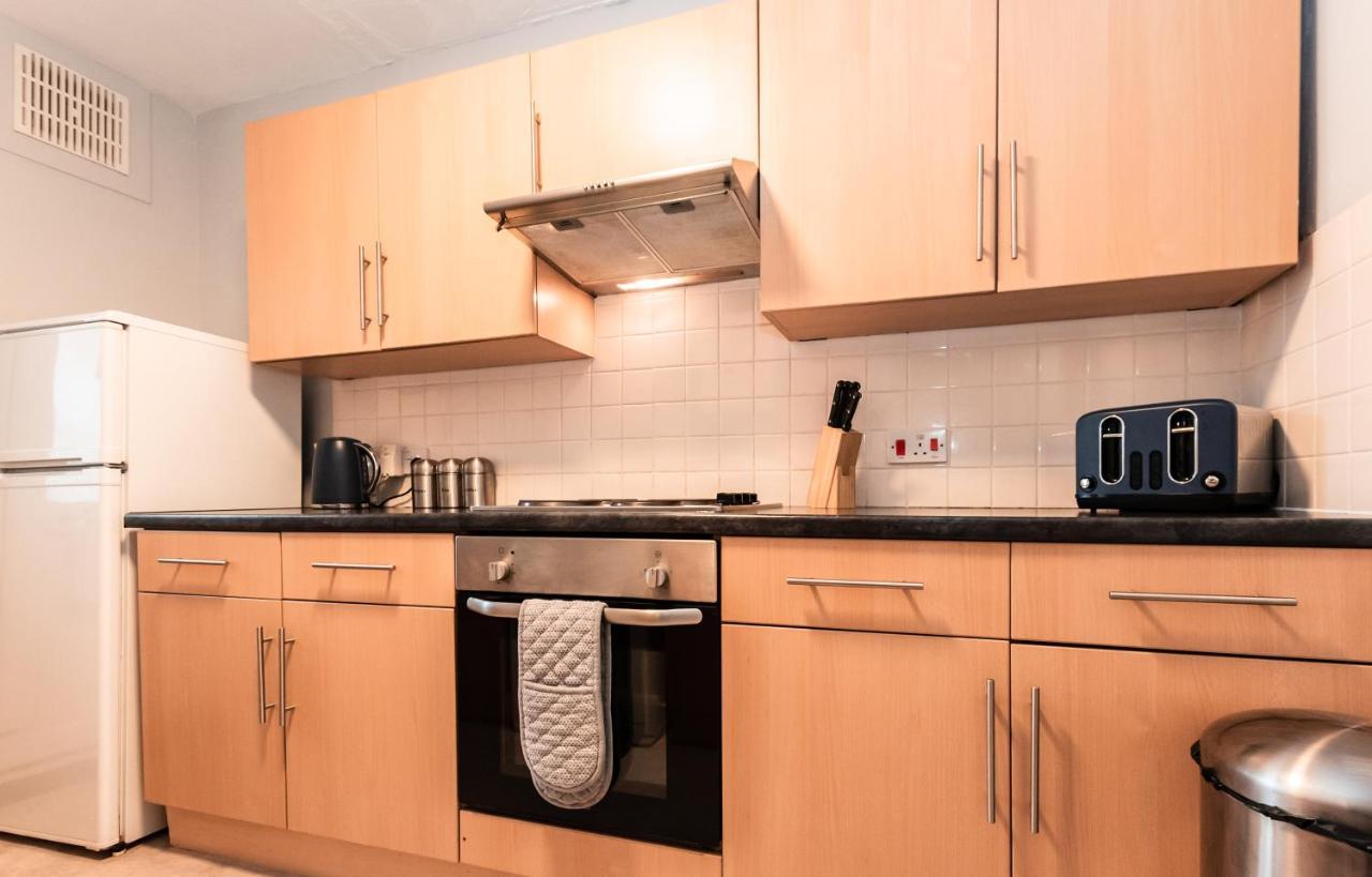 Best Price! Perfect Gunwharf Accommodation - 5 Single Beds Or Kingsize Free Parking ポーツマス エクステリア 写真