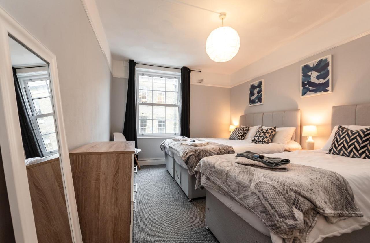 Best Price! Perfect Gunwharf Accommodation - 5 Single Beds Or Kingsize Free Parking ポーツマス エクステリア 写真