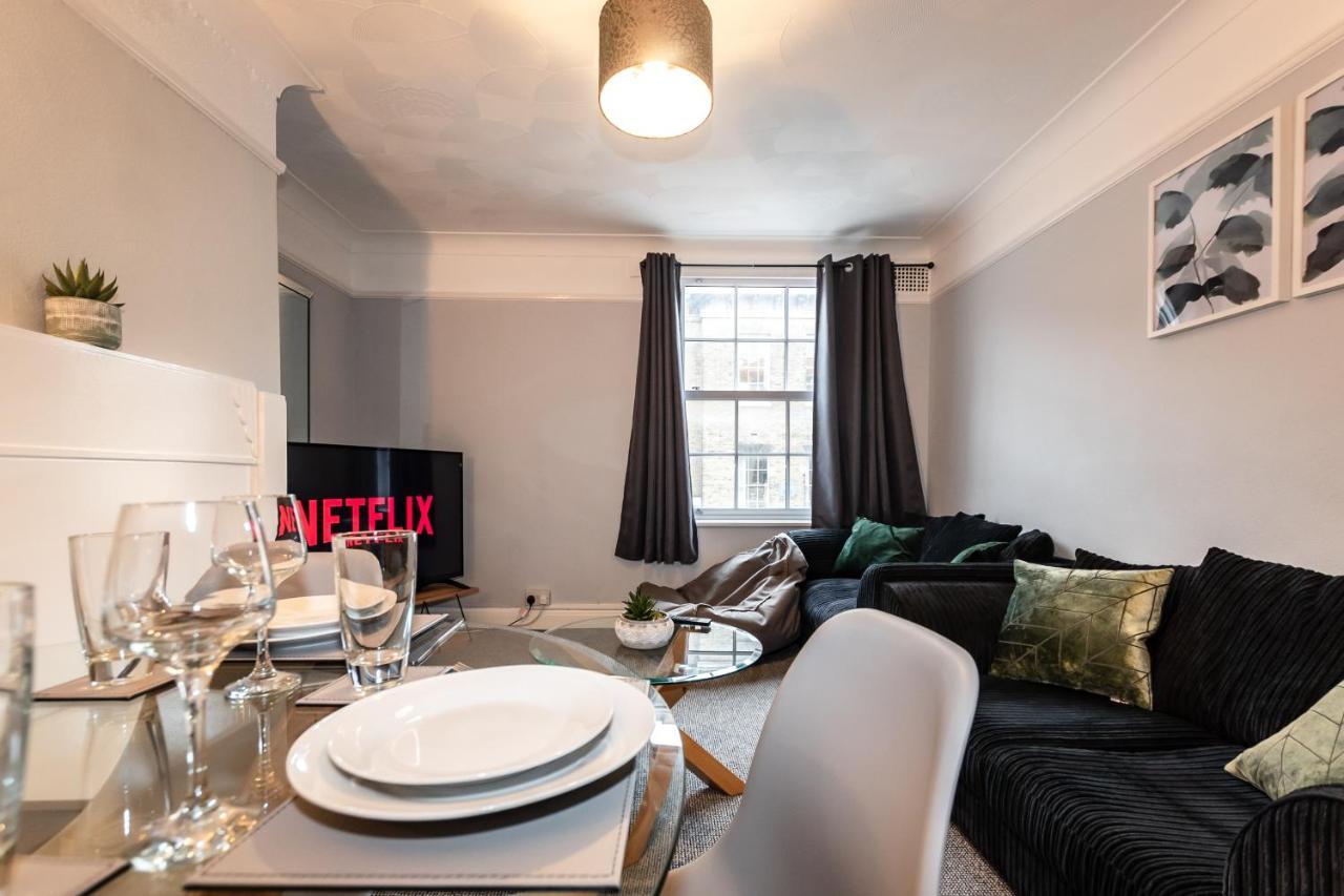 Best Price! Perfect Gunwharf Accommodation - 5 Single Beds Or Kingsize Free Parking ポーツマス エクステリア 写真