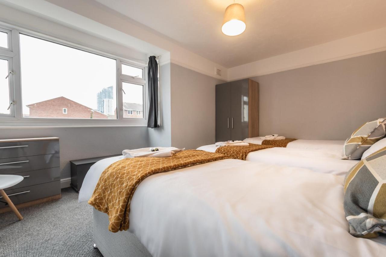 Best Price! Perfect Gunwharf Accommodation - 5 Single Beds Or Kingsize Free Parking ポーツマス エクステリア 写真